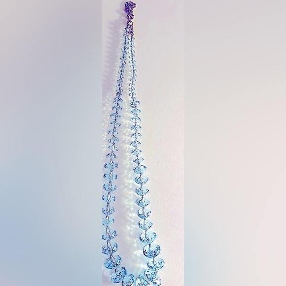 Premier Designs Ice blue necklace faceted graduated acrylic gold beads 30” - Picture 3 of 4